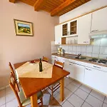 Appartement In 42067 Jadranovo