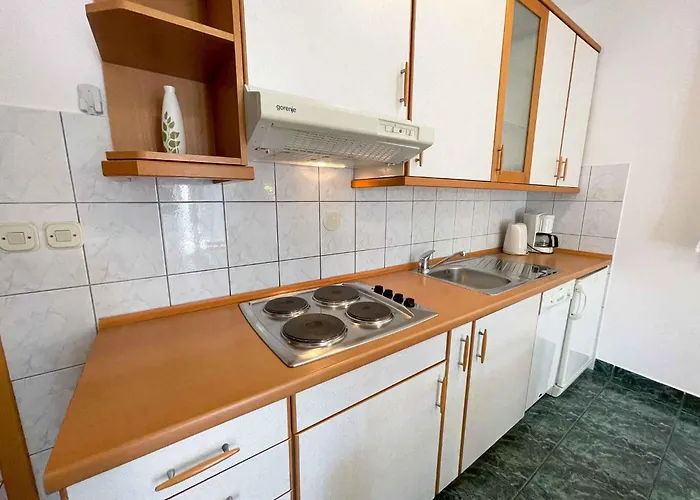 In 42067 Jadranovo