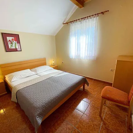 Apartment In 42067 Jadranovo