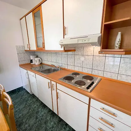 In 42067 Jadranovo