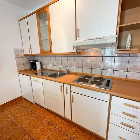 In 42067 Jadranovo