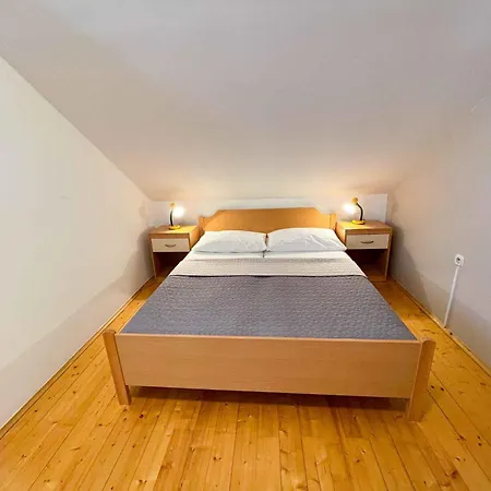 Apartment In 42067 Jadranovo
