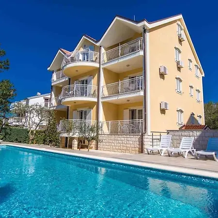 Apartment In 42067 Jadranovo