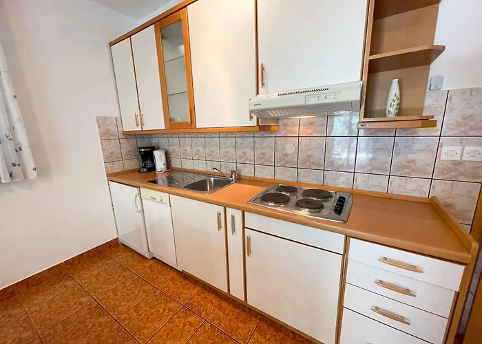 In 42067 Jadranovo